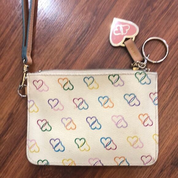 Elka Handbags heart wristlet clutch purse keychain - Picture 1 of 8